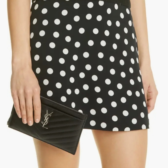 BRAND NEW! YSL CASSANDRE SAINT LAURENT MATELASSÉ ZIPPED POUCH IN GRAIN DE POUDRE - Picture 13 of 16